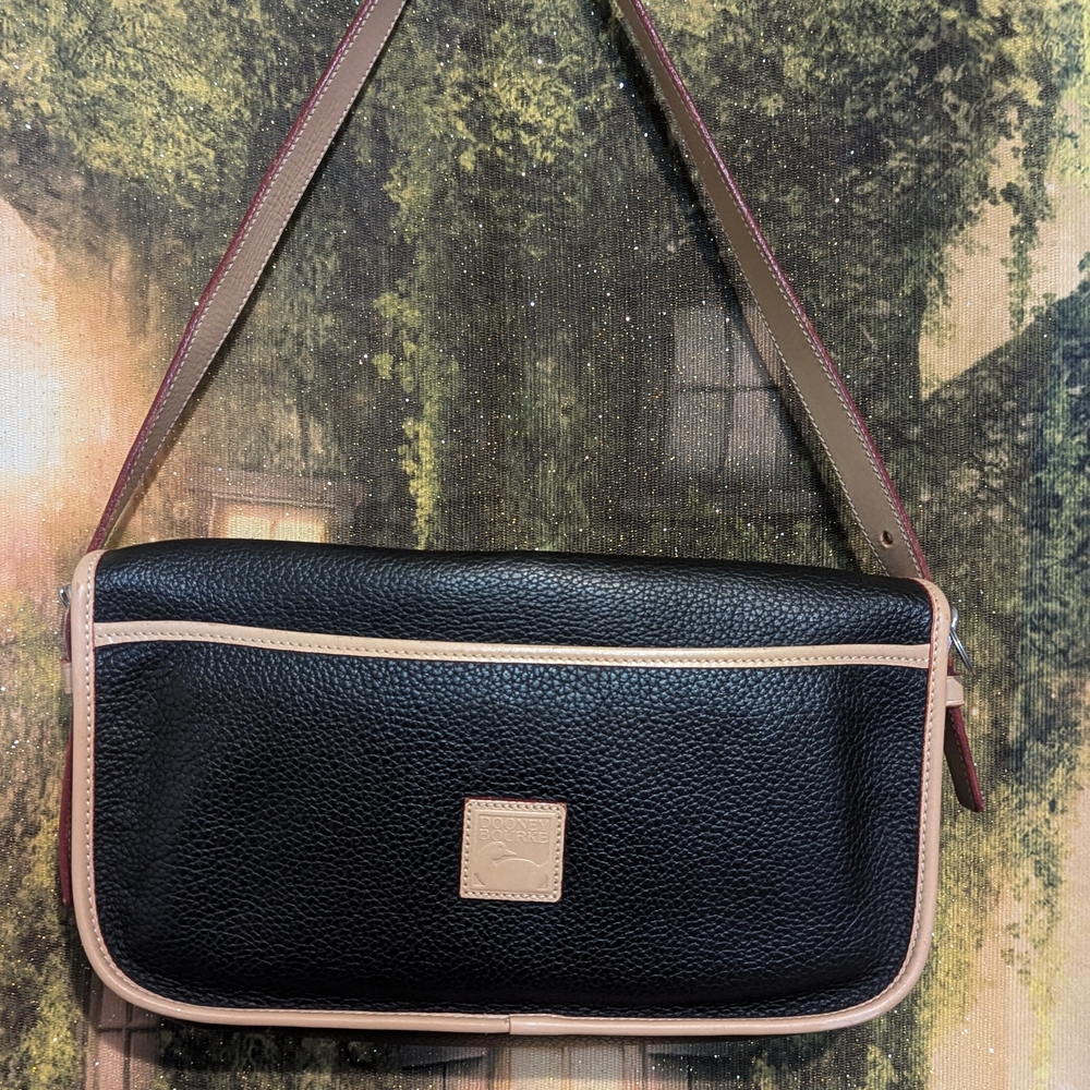 Dooney & Bourke Classic Black and Tan shoulder Bag Vintage - Picture 4 of 9